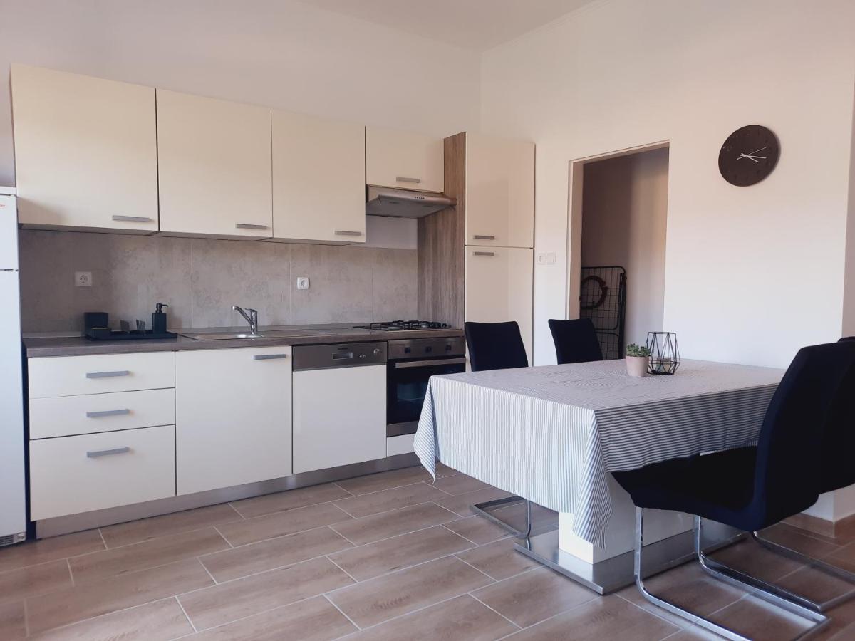 Marovito Apartment Supetarska Draga Exterior photo