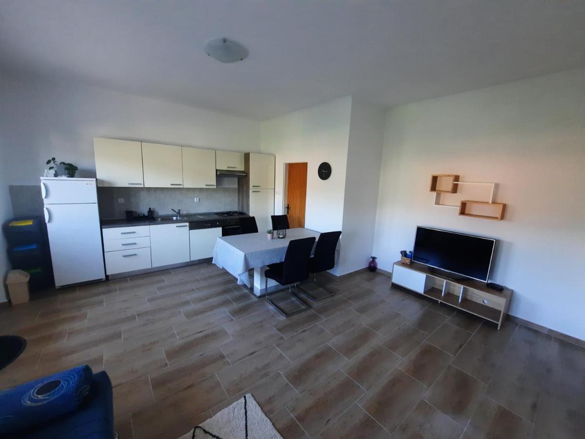 Marovito Apartment Supetarska Draga Exterior photo